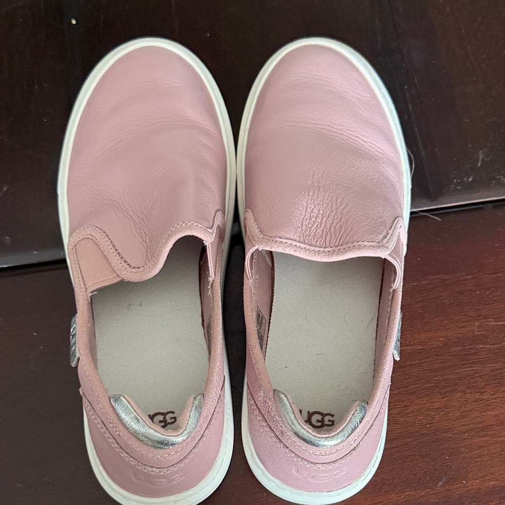 UGG Women’s Blush Pink leather Slip-On Sneakers
